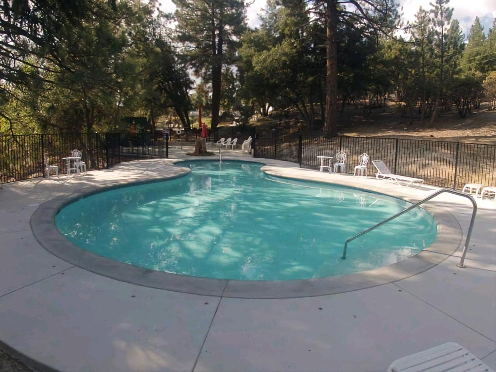 Alhatti Christian Resort Idyllwild Extérieur photo
